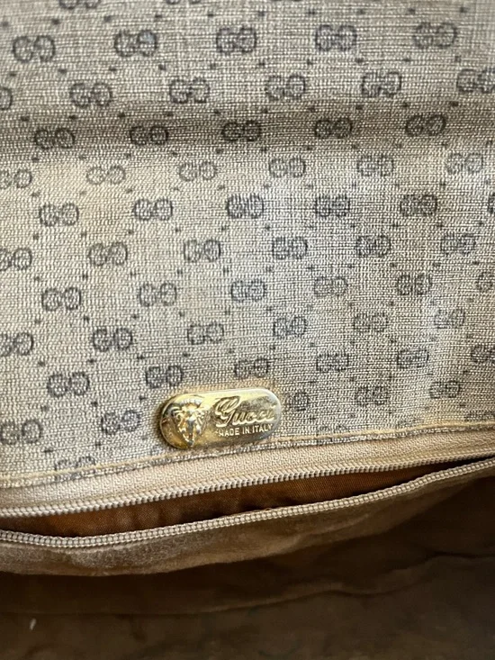 Gucci Brown Monogram vintage Crossbody Bag in Tan Leather Trim - Picture 2 of 14